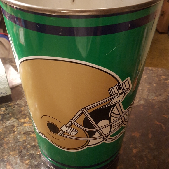 Vintage notre dame trash can - Picture 2 of 5